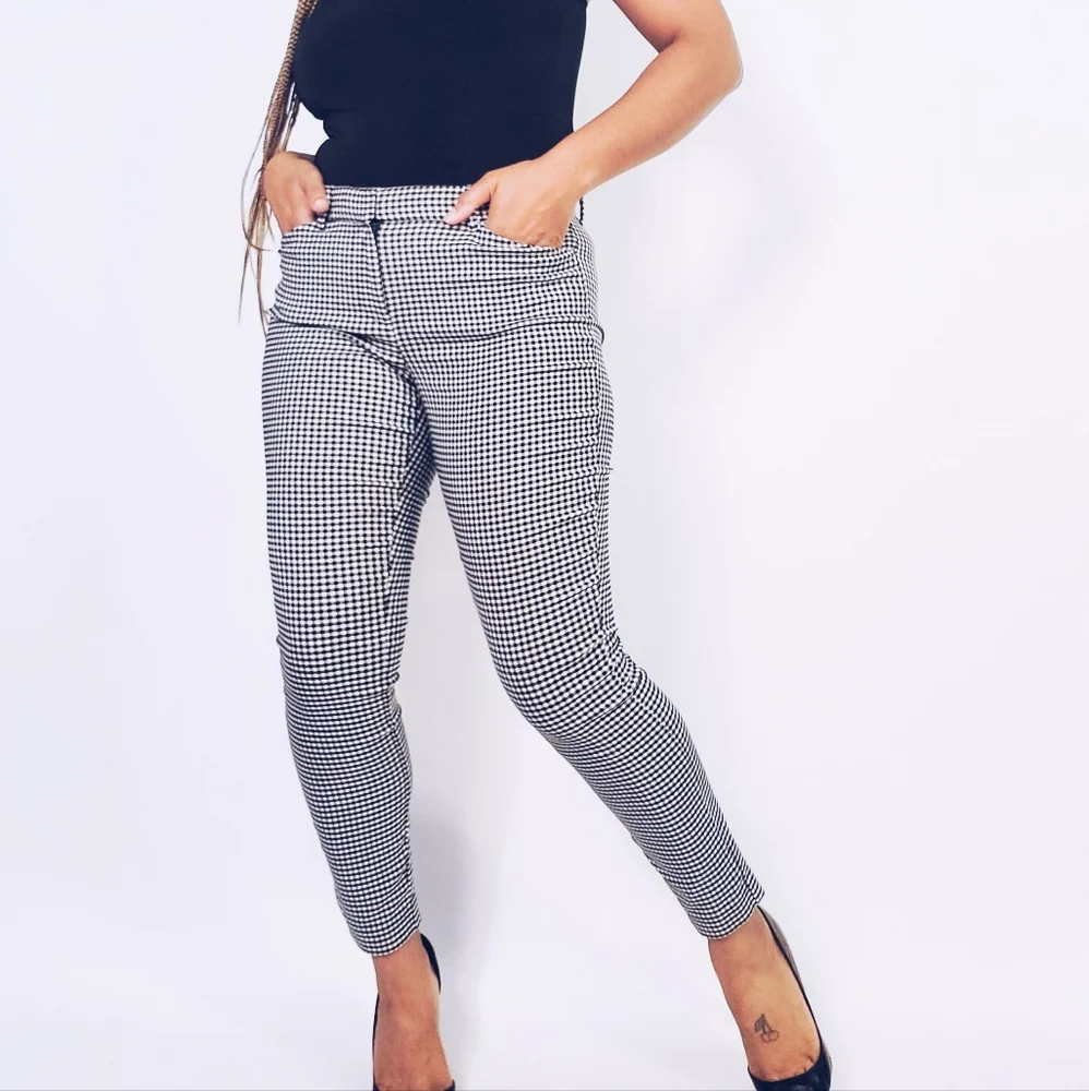 GAP Plaid Pants - Picture 2 of 5